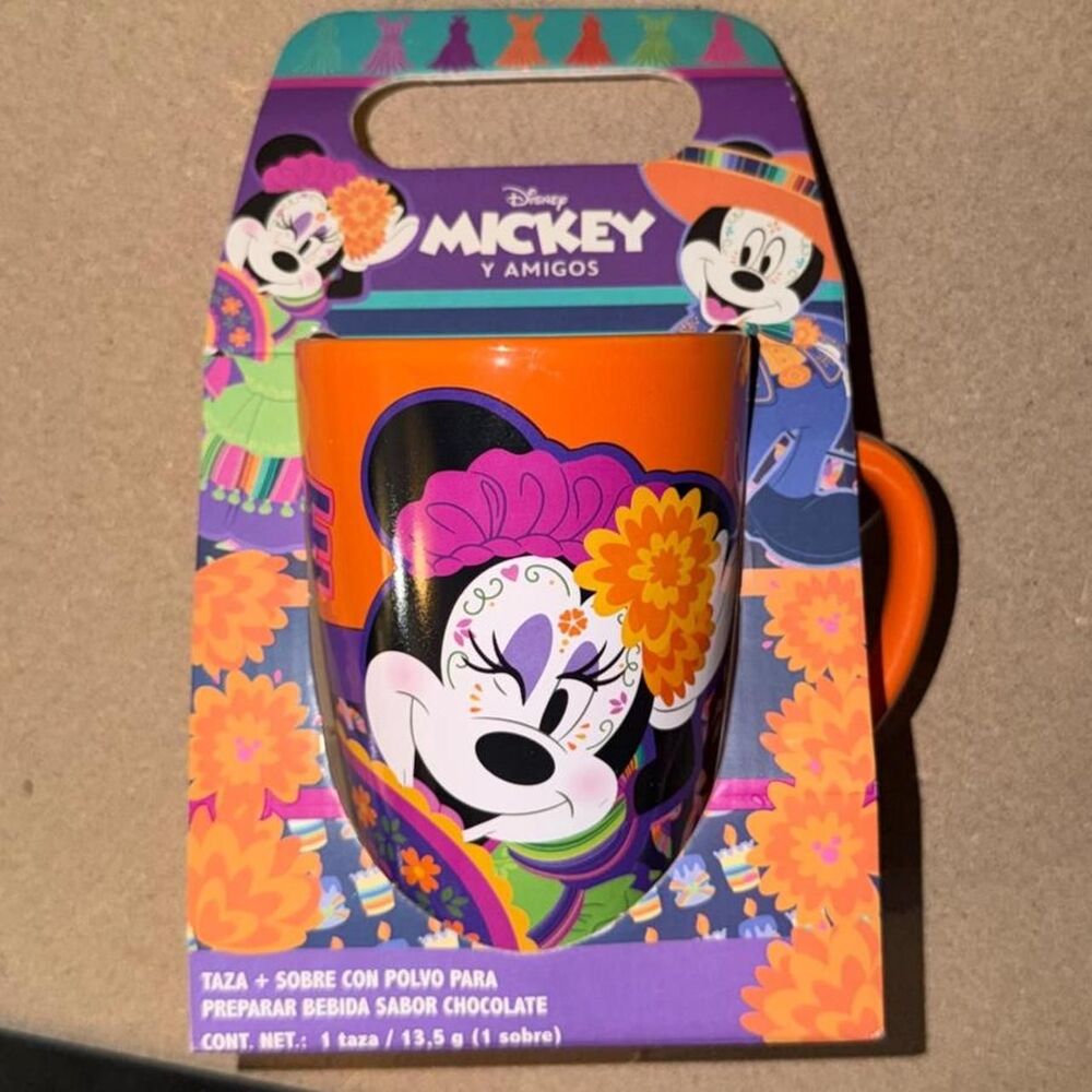 Disney multi Dinnerware